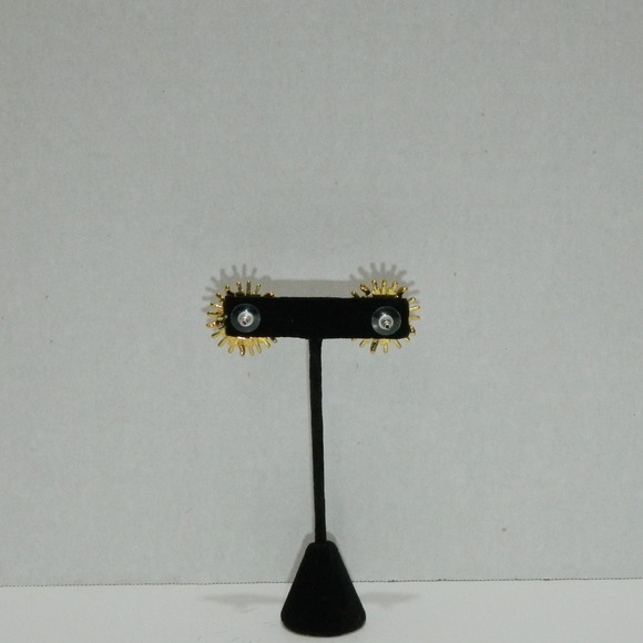 Charmelle Sunburst Earrings and Brooch Set - Picture 10 of 10